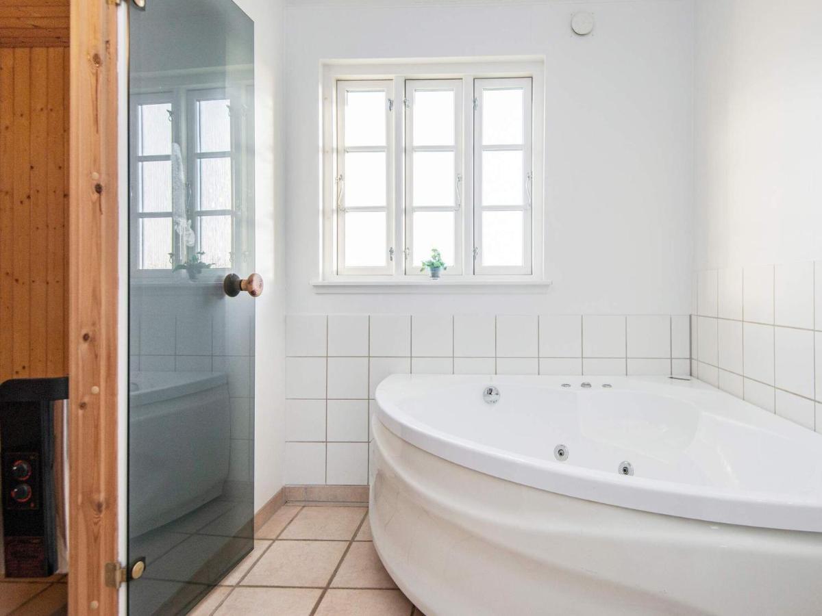 8 Person Holiday Home In Aabenraa Lojt Kirkeby ภายนอก รูปภาพ