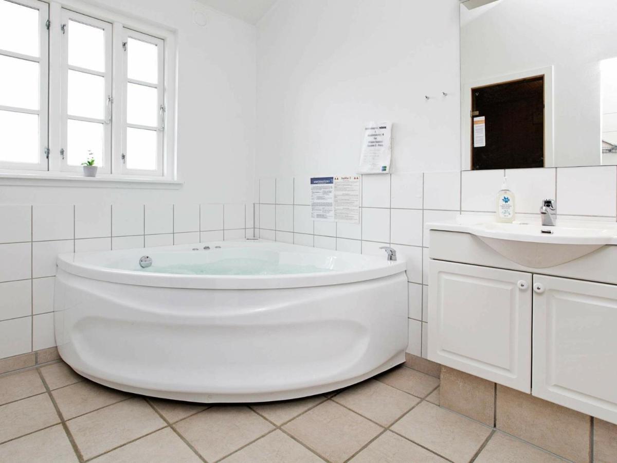 8 Person Holiday Home In Aabenraa Lojt Kirkeby ภายนอก รูปภาพ